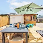 Plage- Port Et Commerces A 2 Pas By Interhome