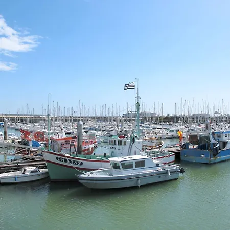Plage- Port Et Commerces A 2 Pas By Interhome *