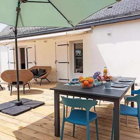 Vakantiehuis Plage- Port Et Commerces A 2 Pas By Interhome