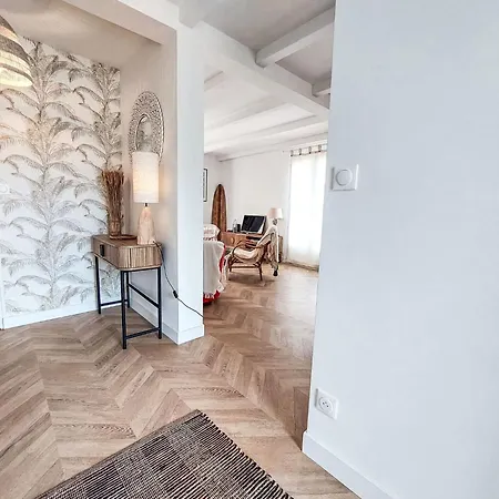 Plage- Port Et Commerces A 2 Pas By Interhome