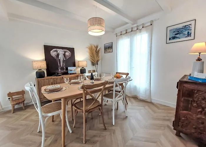 Plage- Port Et Commerces A 2 Pas By Interhome *